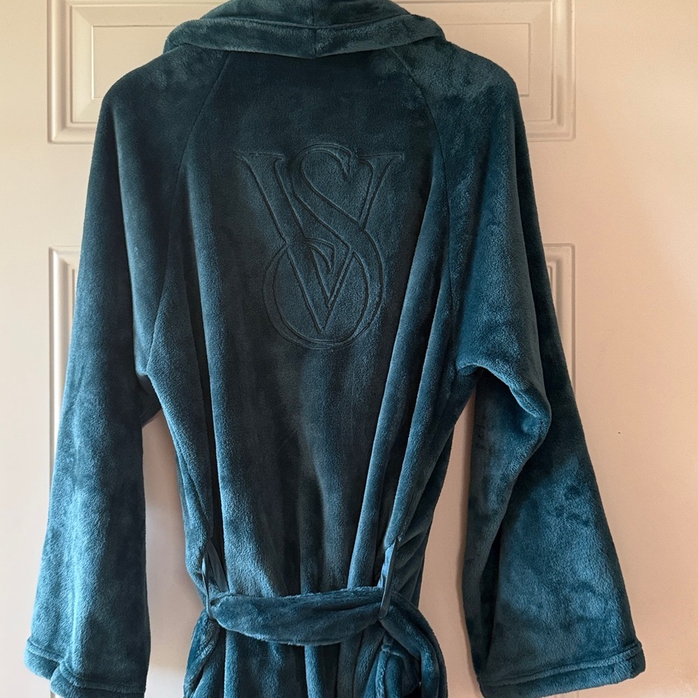 Victoria’s Secret Green Short Cozy Plush Robe